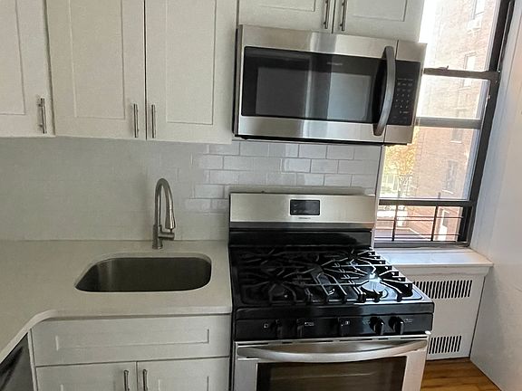4th image of 3200 Fairfield Ave Unit 5M