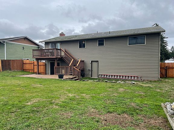2nd image of 555 NW Fairhaven Dr