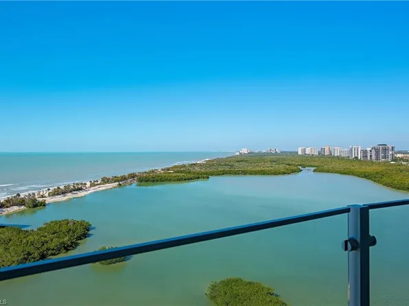 60 Seagate DR #1702, NAPLES, FL 34103