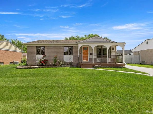 2168 Garry Dr, Troy, MI 48083