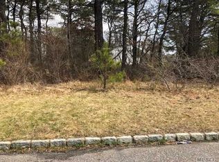 Columbus Ave, Medford, NY 11763