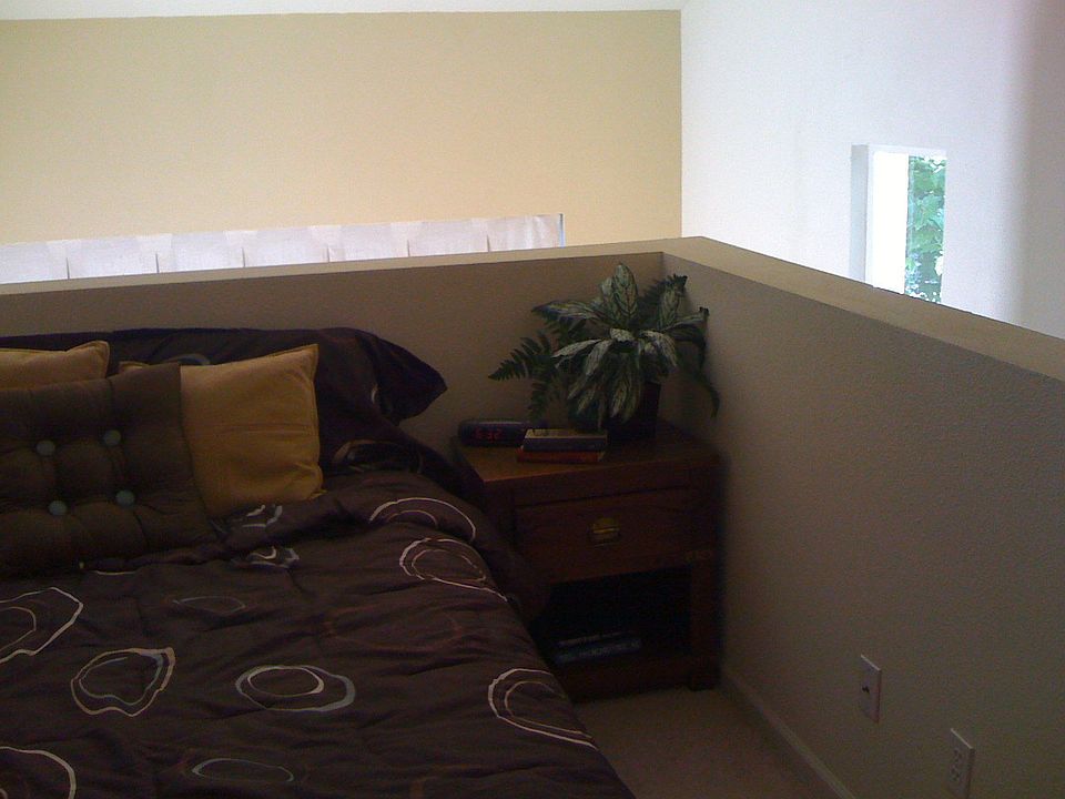 1st image of 346 Dunsmuir Ter Unit 7
