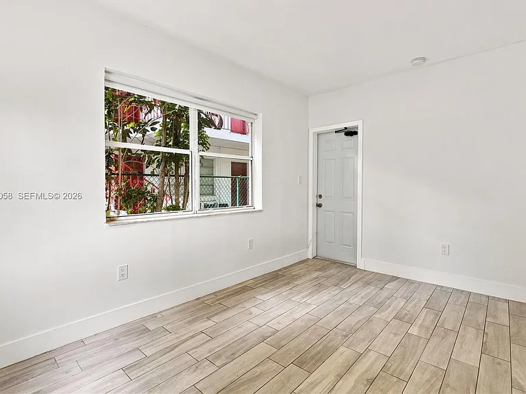 1000 7th St #4 — Photo 9