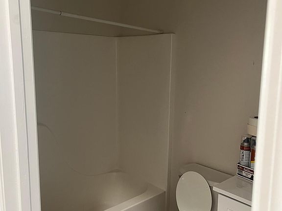 4th image of 412 S Melville Ave APT 2