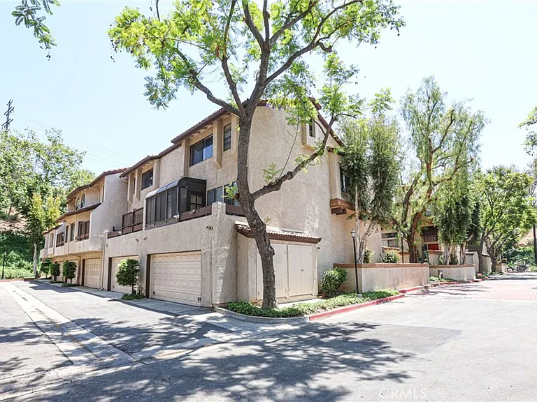 21 Wildflower Pl — Photo 4
