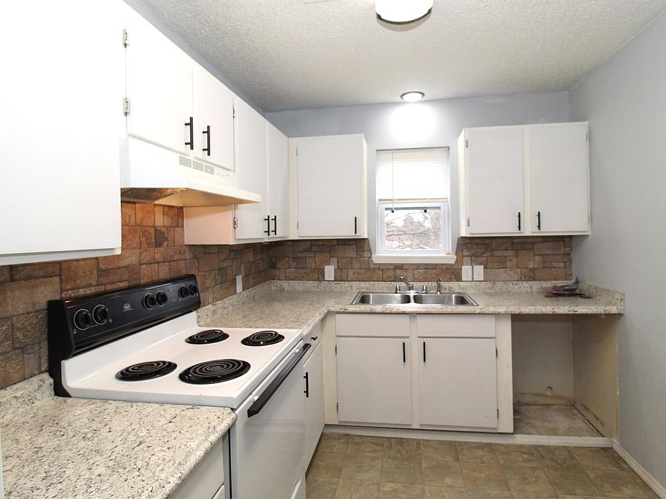 1st image of 1603 N Hills Dr