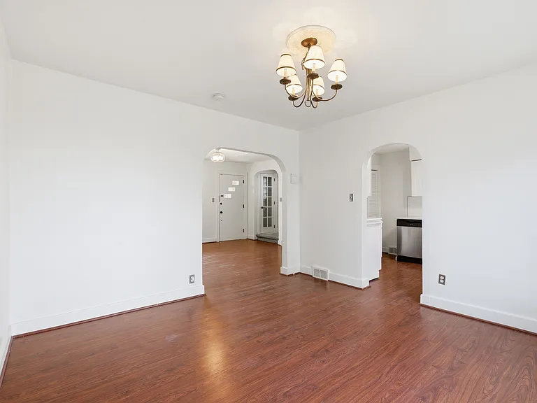 240 Ridgewood Ave — Photo 11