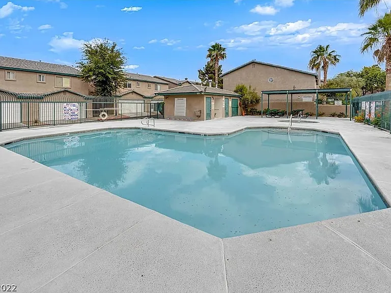 5585 Ritter Ln — Photo 9