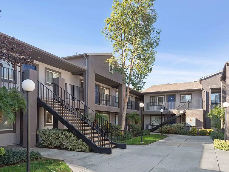 Cranford Court Apts — Photo 16