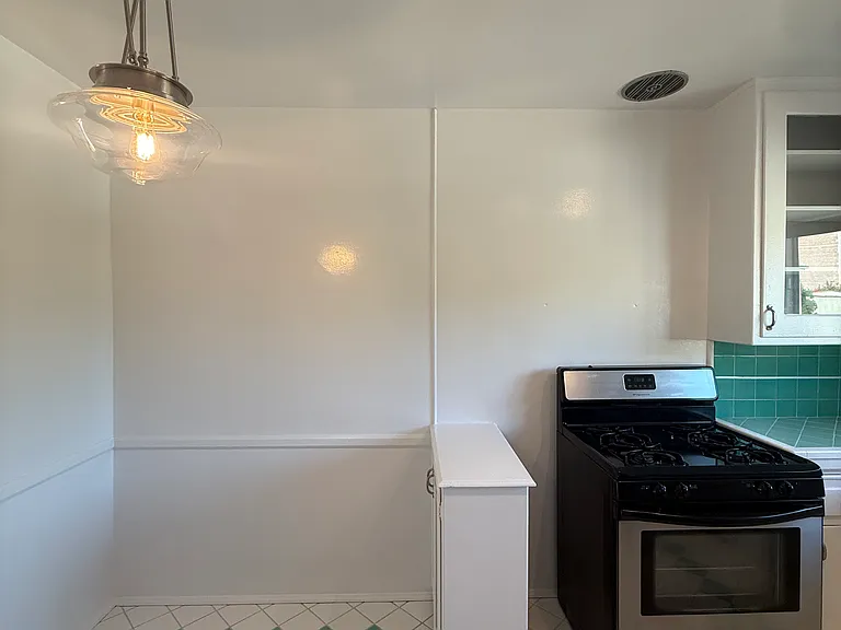 2640 Saint George St #11 — Photo 14