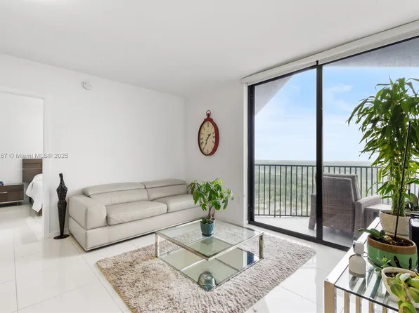 5300 NW 85th Ave APT 1104, Miami, FL 33166
