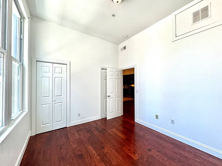 439 N 13th St #3A — Photo 5