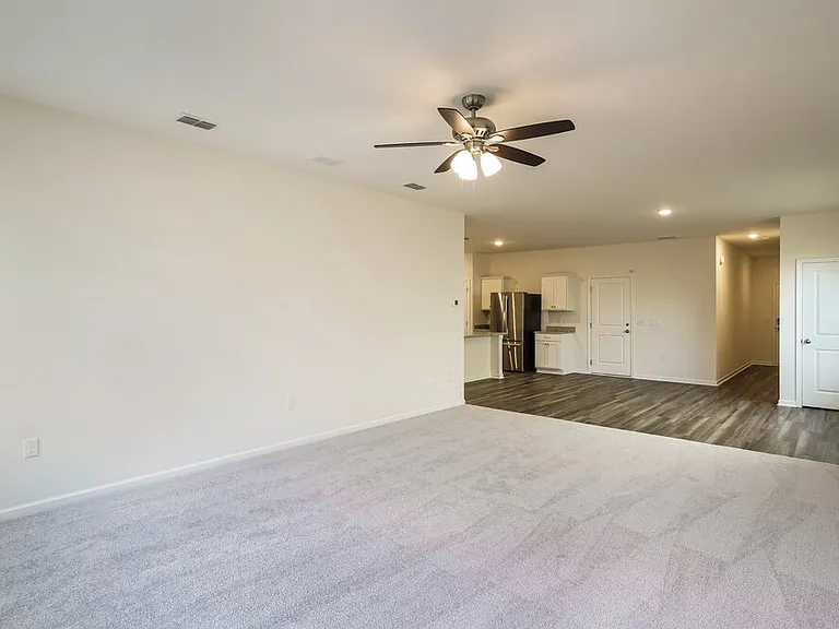 179 Snowdrop Ave — Photo 5