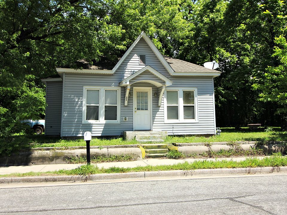 2nd image of 903 E North St