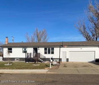 1163 Lincoln St, Dickinson, ND, 58601