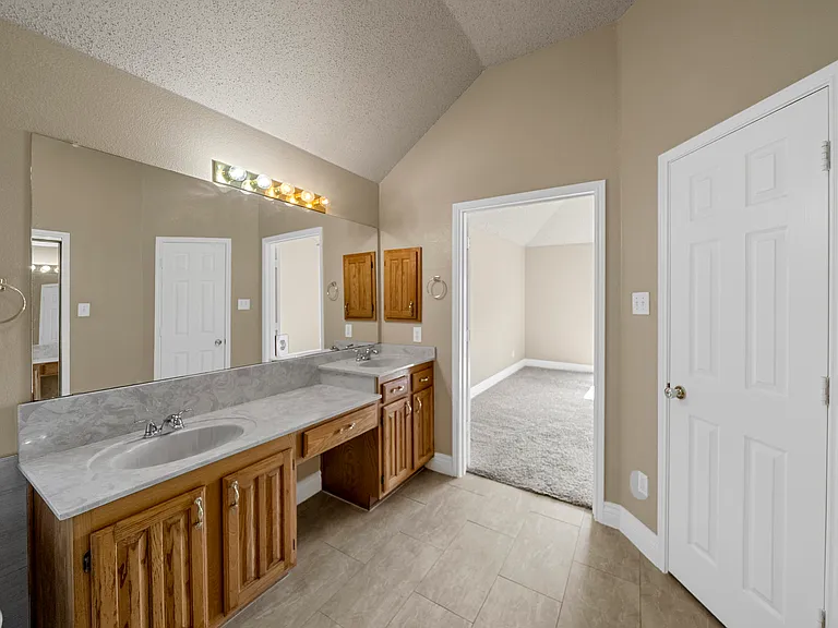 6008 Tupelo Ln — Photo 14