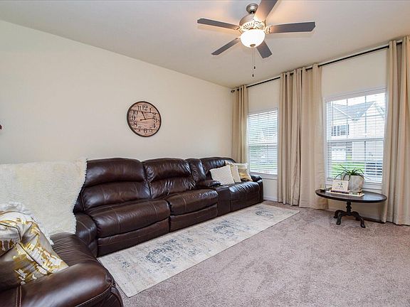 3rd image of 8322 Leighburn Dr