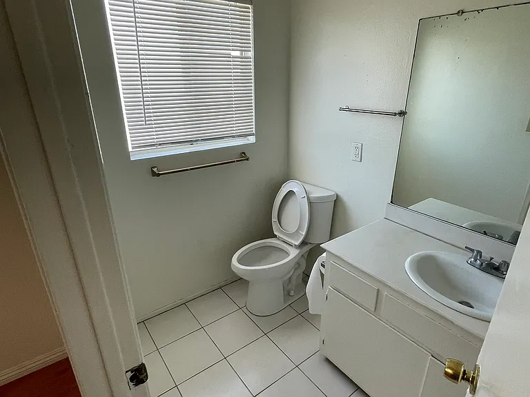 805 S Stoneman Ave #E — Photo 16