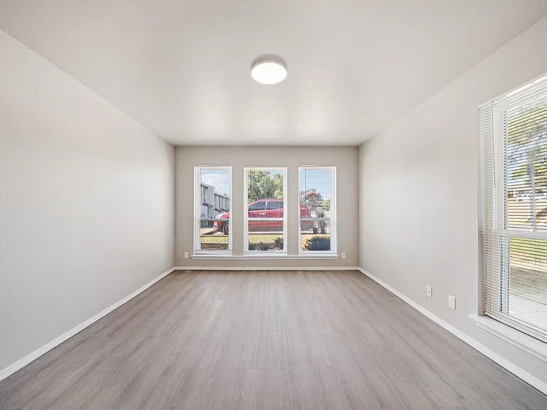 Cedar Park Apartments — Photo 43