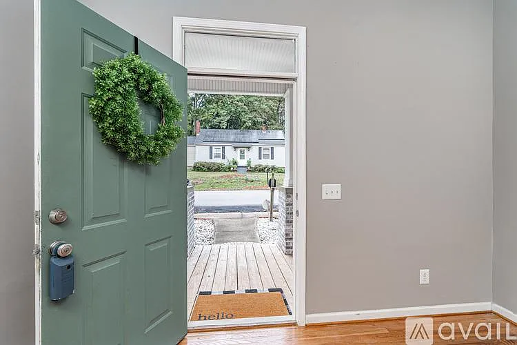 520 Summerlea Dr — Photo 3