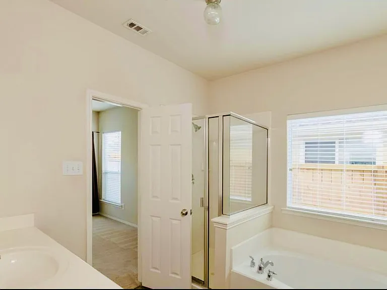 9717 Hedge Bell Dr — Photo 9