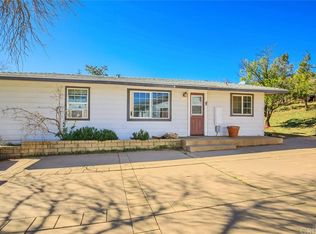 8923 Hierba Rd, Agua Dulce, CA 91390
