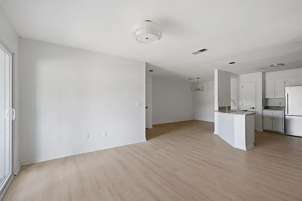 470 S Main St #203 — Photo 2
