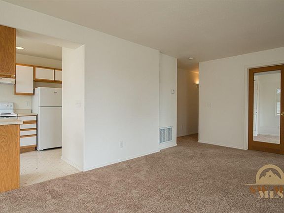 4th image of 2962 W Villard St APT H