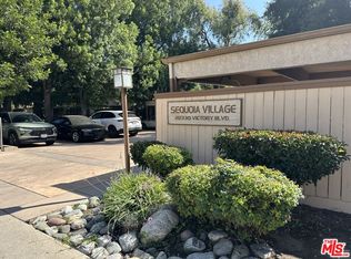 22330 Victory Blvd APT 203, Woodland Hills, CA 91367