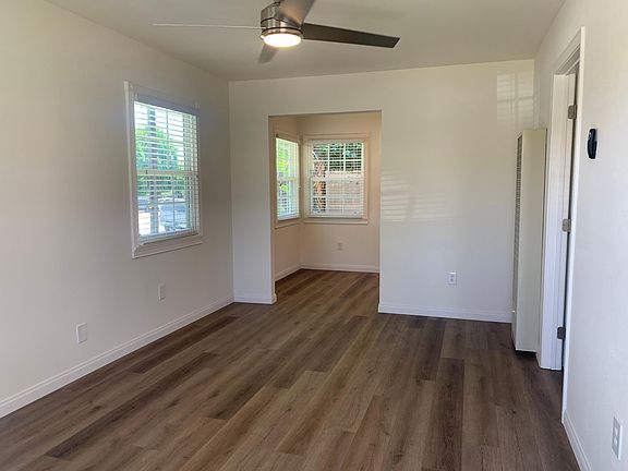 3rd image of 1649 N Hollywood Way