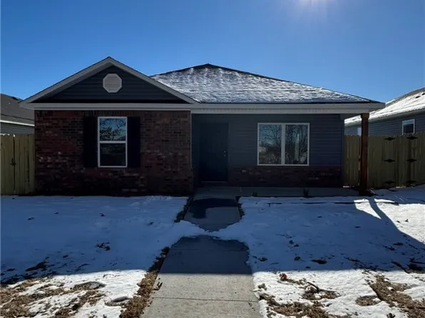 2444 E Illinois Aly, Fayetteville, AR 72701