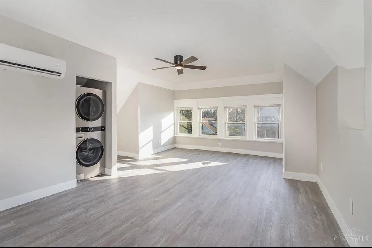 852 Windham Ave — Photo 2