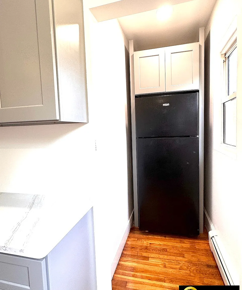 2 bed, 1.0 bath, 1100 sqft, $3,100 — Photo 4
