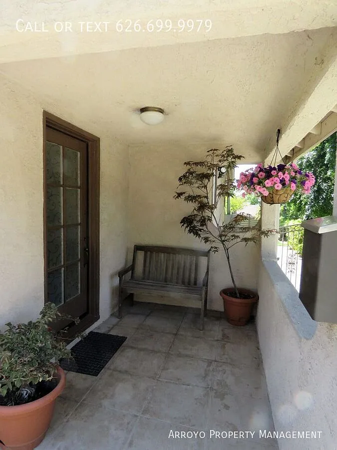 Beautiful 2 Story Dutch Tudor - 4 Bedroom/2 Bath — Photo 3
