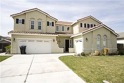 BIG House...BIG Yard...small price!