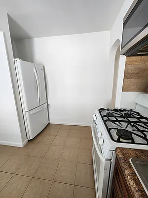 Rented by Winzone Realty Inc | media 18