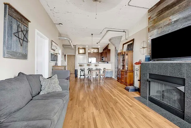 1 bed, 845 sqft, $2,400 — Photo 4