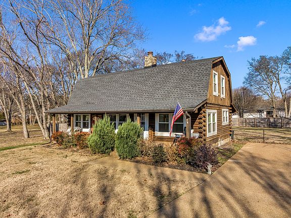 2nd image of 204 Stoneyway Ct