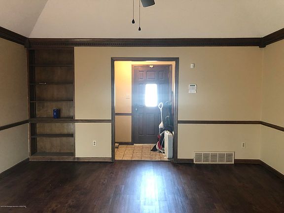 5th image of 743 Greencliff Dr