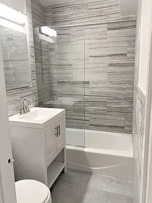 Bathroom, photo 1