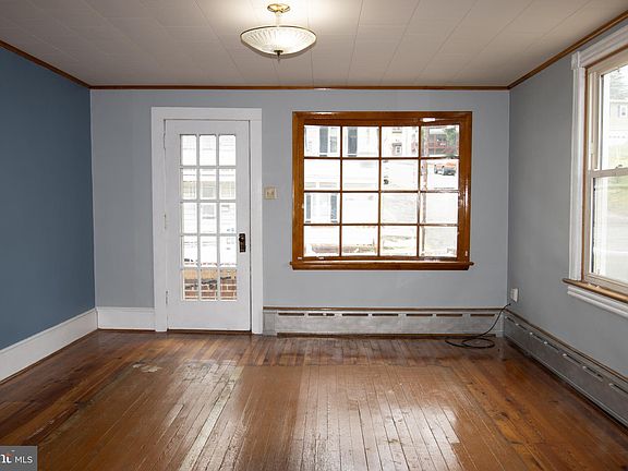 4th image of 532 Pine Hill St