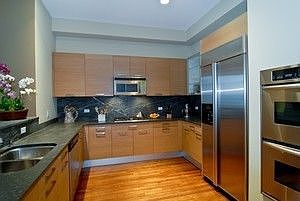 4th image of 500 W Superior St Unit 1305