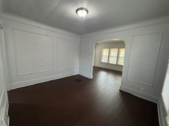 5 bed, 2.0 bath, 1512 sqft, $1,600 — Photo 3
