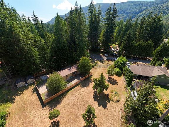 4th image of 8372 Juniper Lane