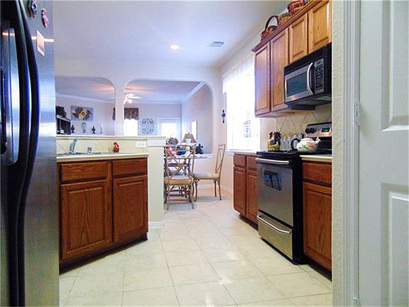 3rd image of 426 Drake Ln