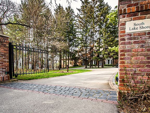 3rd image of W3036 S Lakeshore Dr