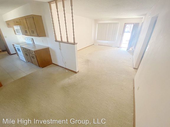 2nd image of 527 W Jewell St