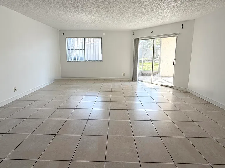 9977 Westview Dr #111 — Photo 10