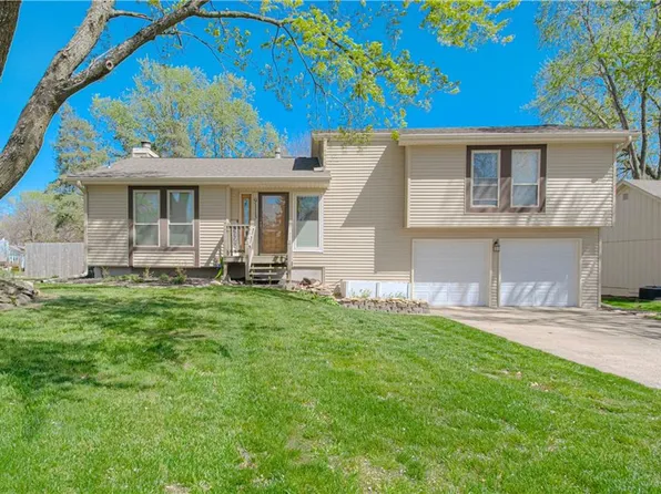 9113 Constance St, Lenexa, KS 66215