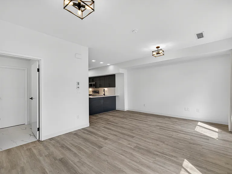 11 Merkel Manza Blvd — Photo 77